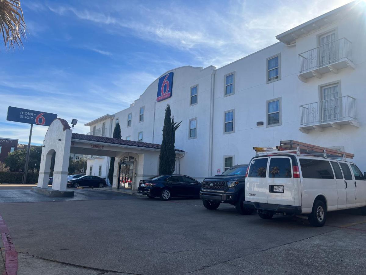 Motel 6 Dallas Tx Downtown Экстерьер фото